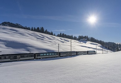 GoldenPass Express in Winter