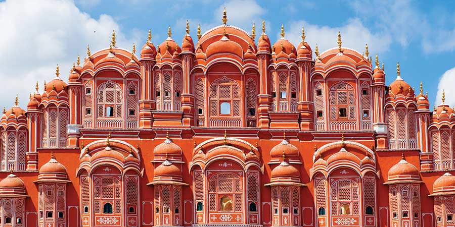 Jaipur’s colourful Palace of the Winds on a bright day