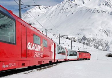 Classic Glacier Express at Christmas