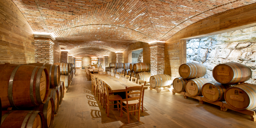 Indulge in a tasting of Franciacorta sparkling wines and dine at a traditional winery