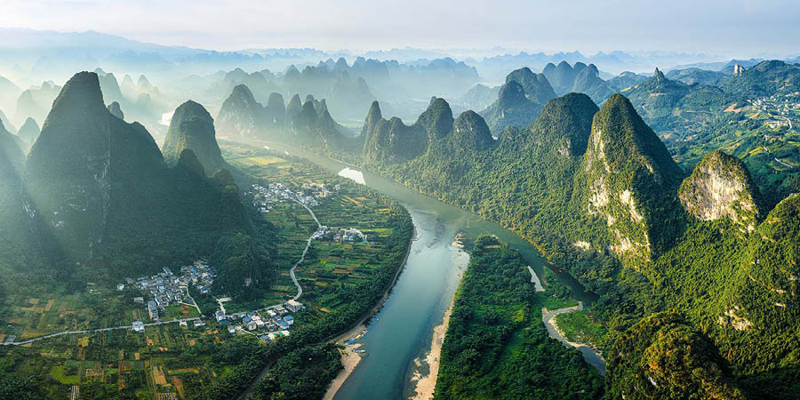 Li River, Yangshuo Count, China Li River, Yangshuo Count, China